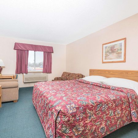 Super 8 By Wyndham Superior Wi Hotell Exteriör bild