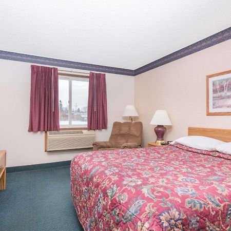 Super 8 By Wyndham Superior Wi Hotell Exteriör bild