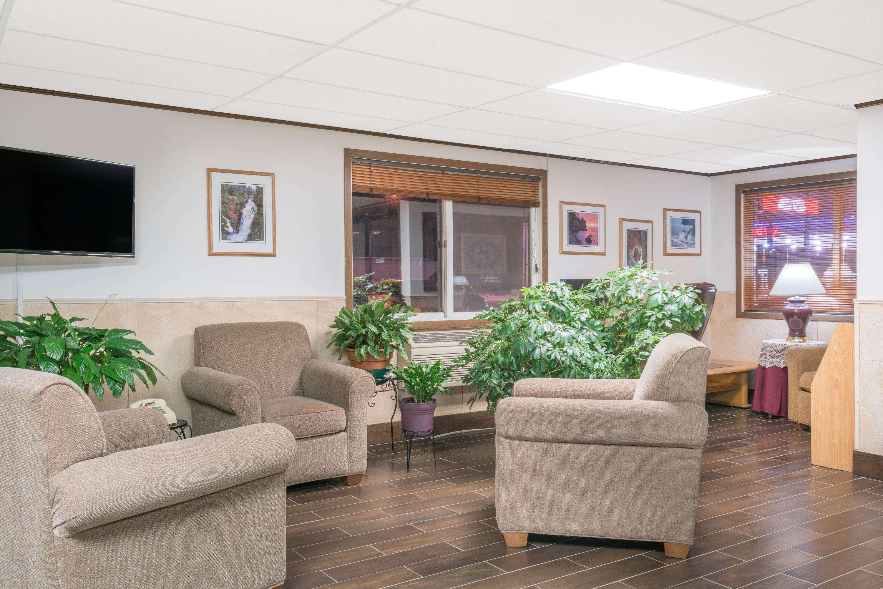 Super 8 By Wyndham Superior Wi Hotell Exteriör bild